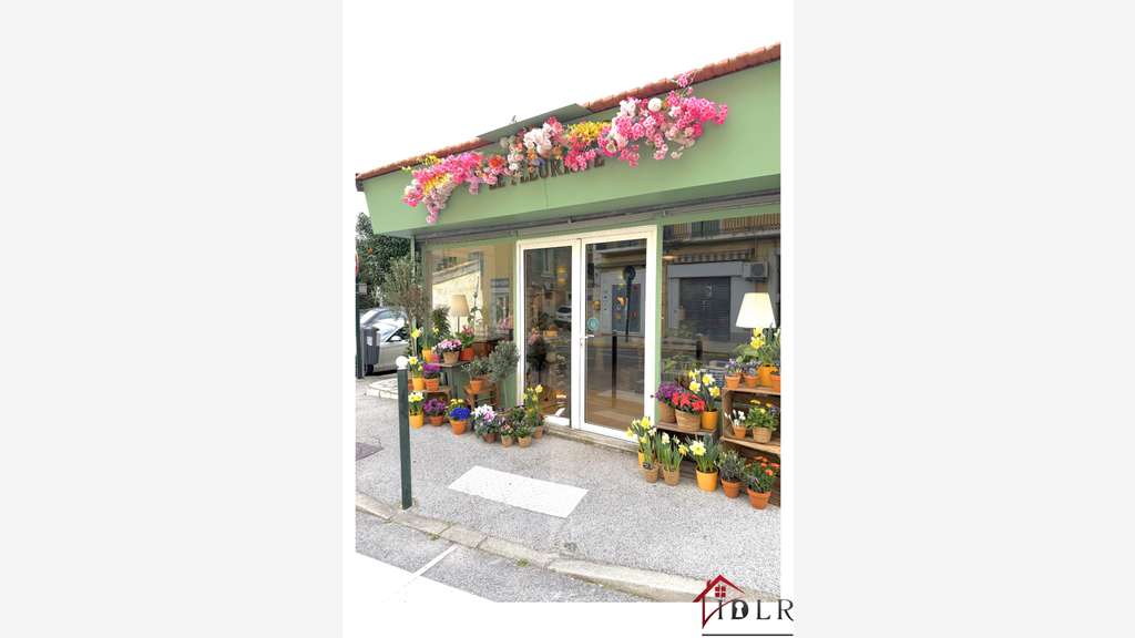 Vente FDC fleuriste de charme axe passant à Hyères