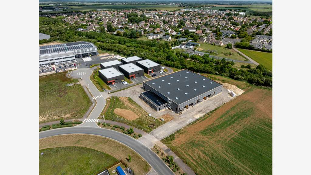 Atelier neuf de 330m² à vendre parc Eole