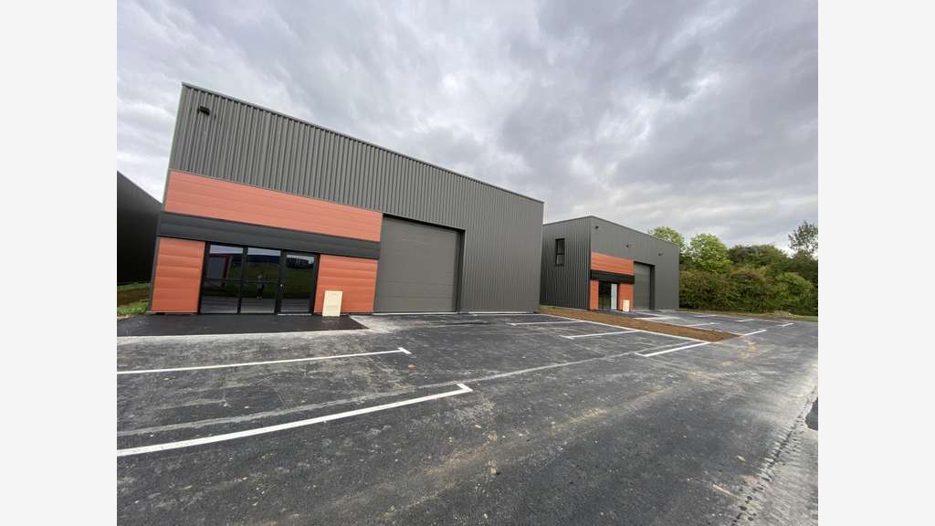 Atelier neuf de 330m² à vendre parc Eole