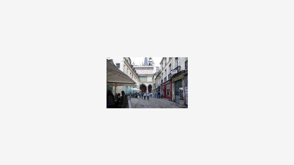 A céder droit au bail 185m² emplacement N°1 Dijon
