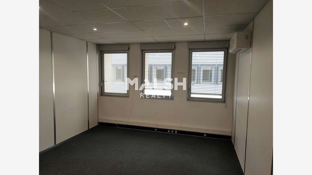 Bureaux de 408m² + parkings à vendre à Ecully