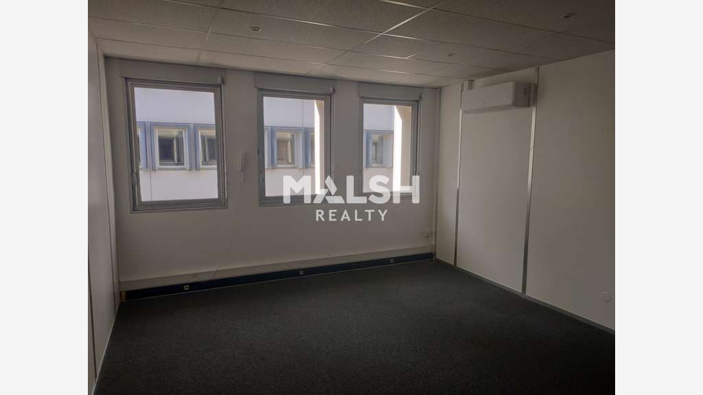 Bureaux de 408m² + parkings à vendre à Ecully