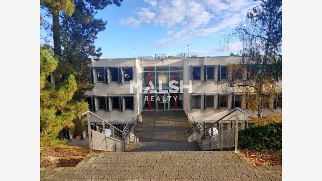Bureaux de 408m² + parkings à vendre à Ecully
