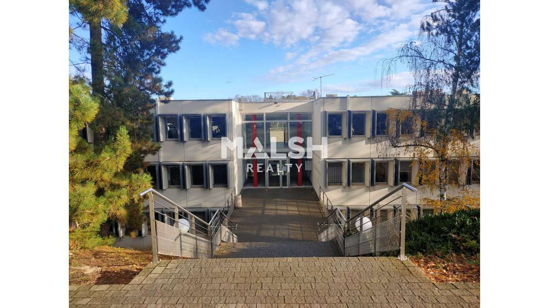 Bureaux de 408m² + parkings à vendre à Ecully