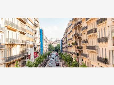 Vente local 365m² à Marseille 13006 Cours Lieutaud