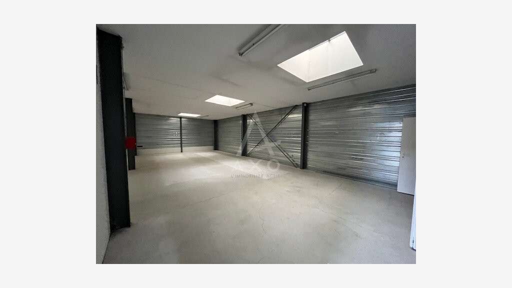 AV atelier production de stock 1257m² à Limoges