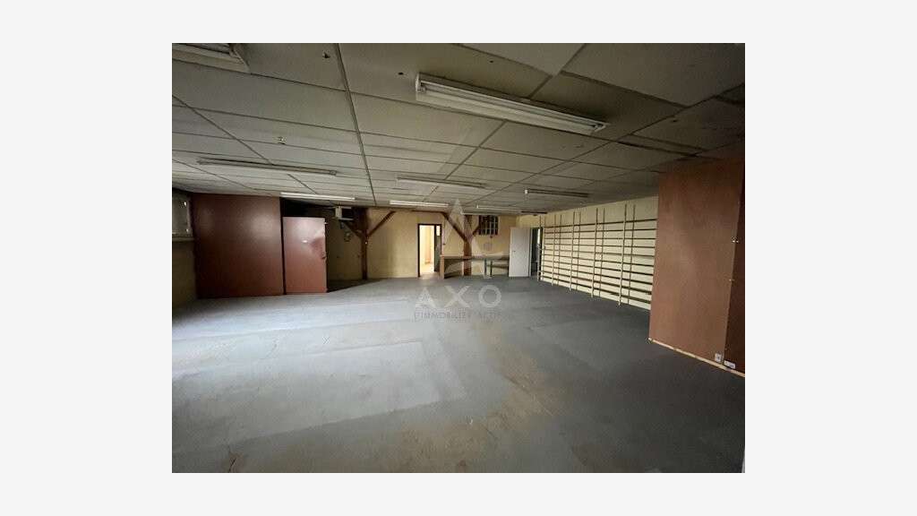 AV atelier production de stock 1257m² à Limoges