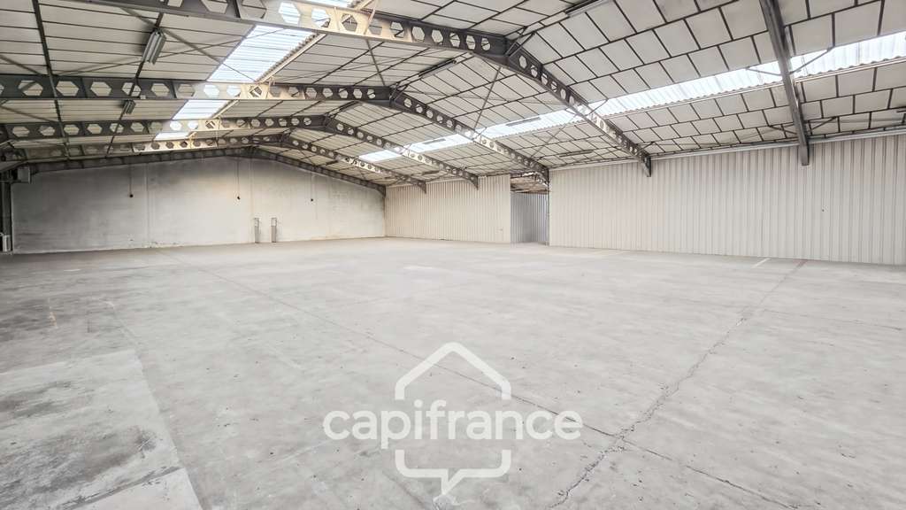 A vendre bâtiment 2009m² à Chalon sur Saône Nord 