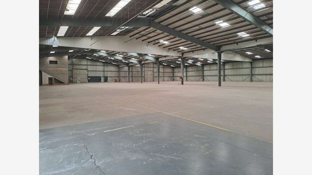 Vente entrepôt 9546m² à Janzé