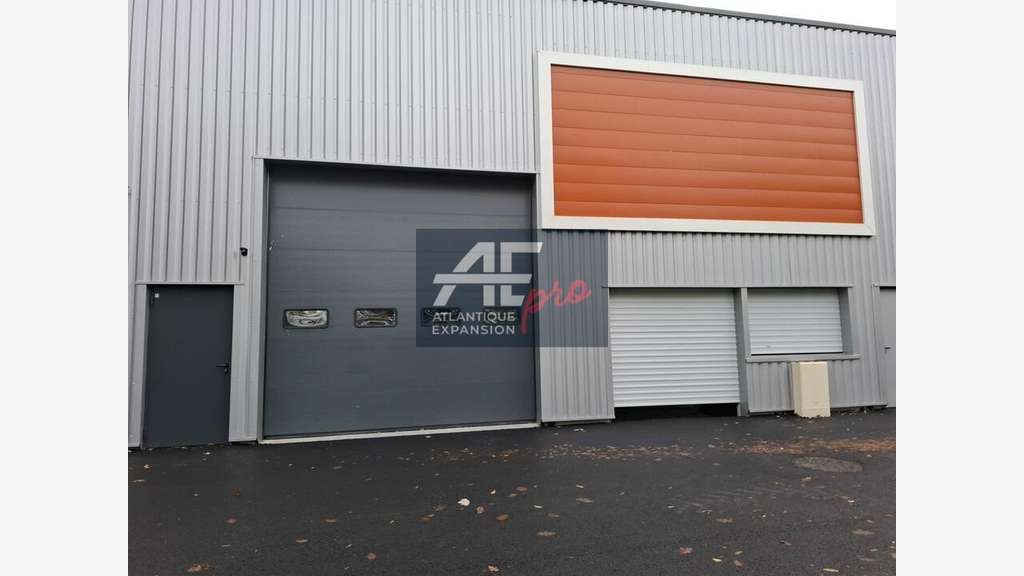 Vente entrepôt 133m² à La Chapelle-des-Marais
