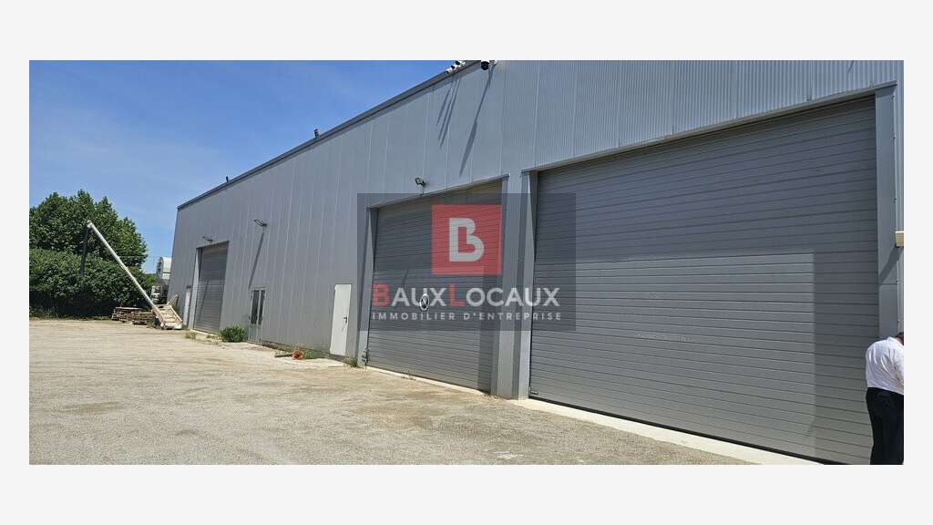 Entrepôt logistique 118m² à vendre à Sorgues