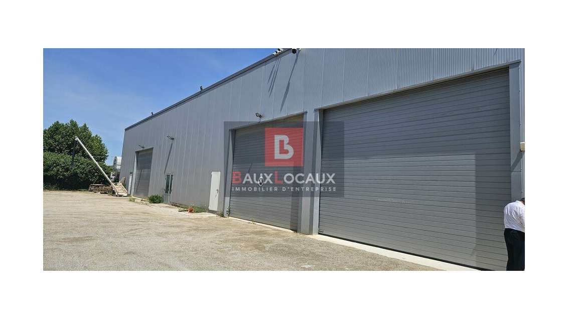 Entrepôt logistique 118m² à vendre à Sorgues