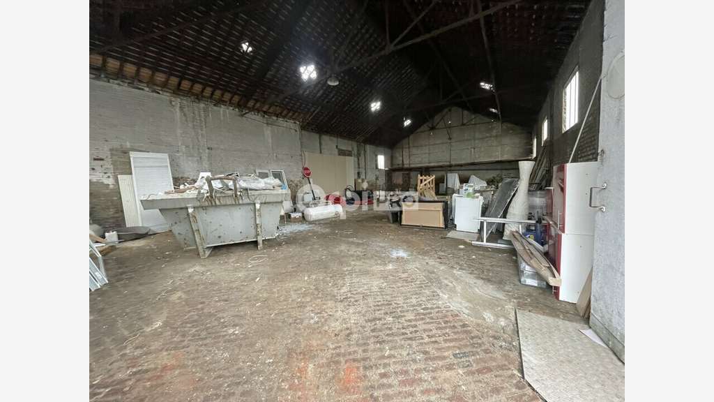 AV entrepôt 250m² proche zone Rouvroy Morcourt