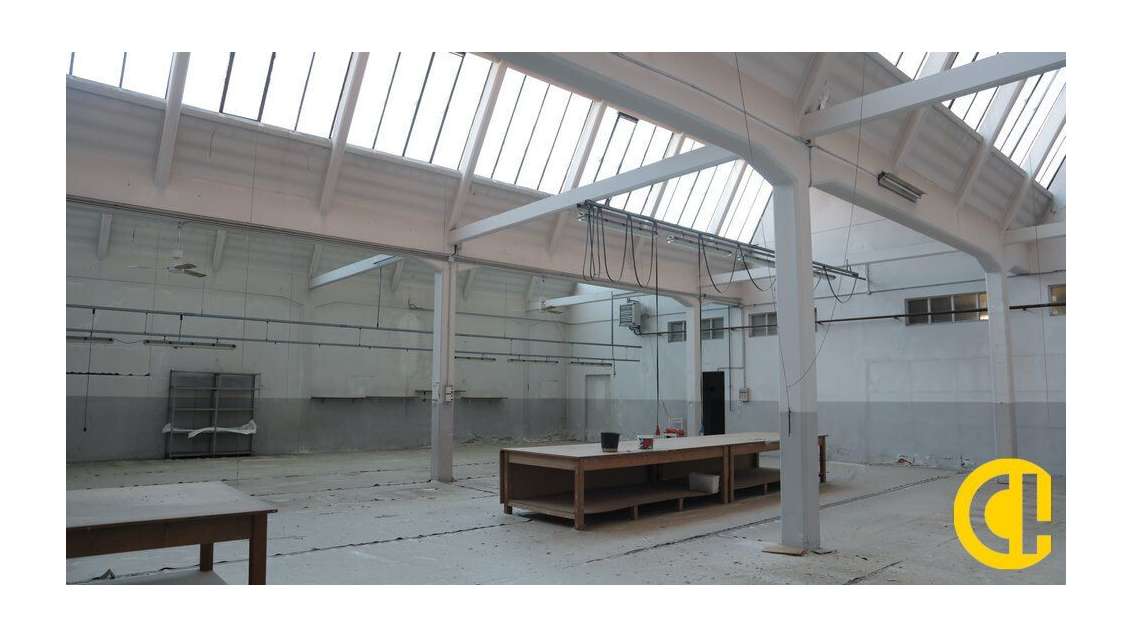 A vendre local lumineux 187m²  à Lyon 7