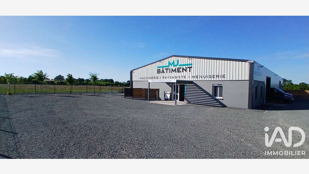 Vente bâtiment artisanal à Bazoges-en-Paillers