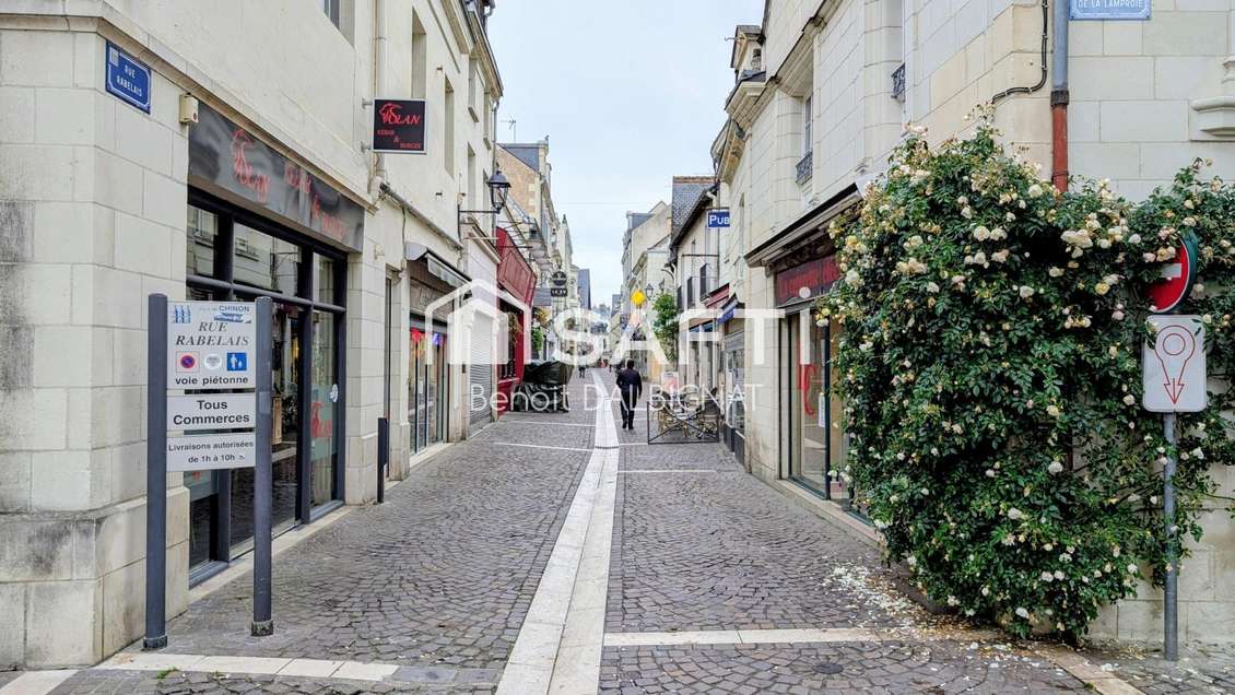 Vente belle boutique 180m² empl N°1 bis à Chinon