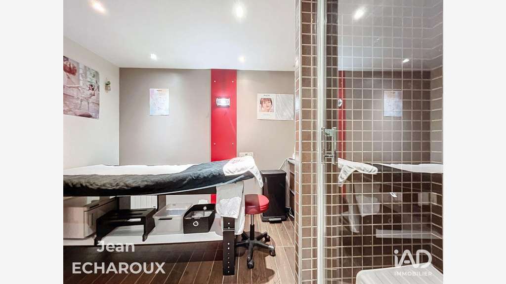Vente murs commerciaux 160m² à Dourdan centre