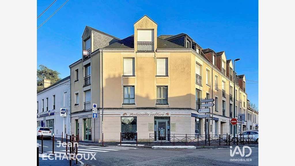 Vente murs commerciaux 160m² à Dourdan centre