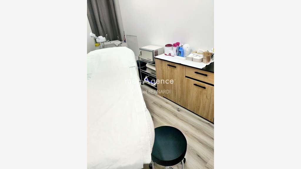 Droit au bail local commercial 22m² à St-François