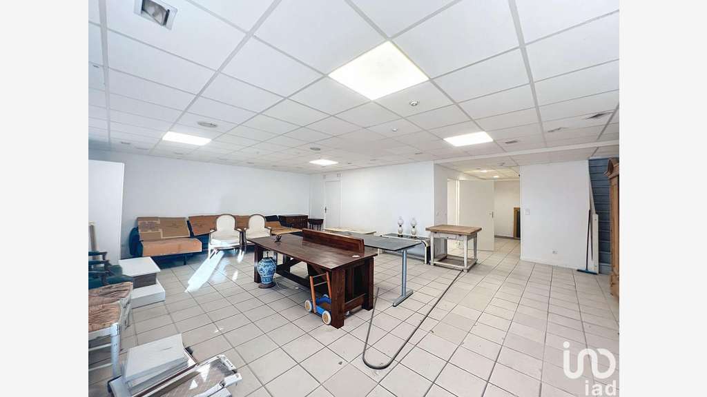 Vente local commercial libre 260m² à Lésigny