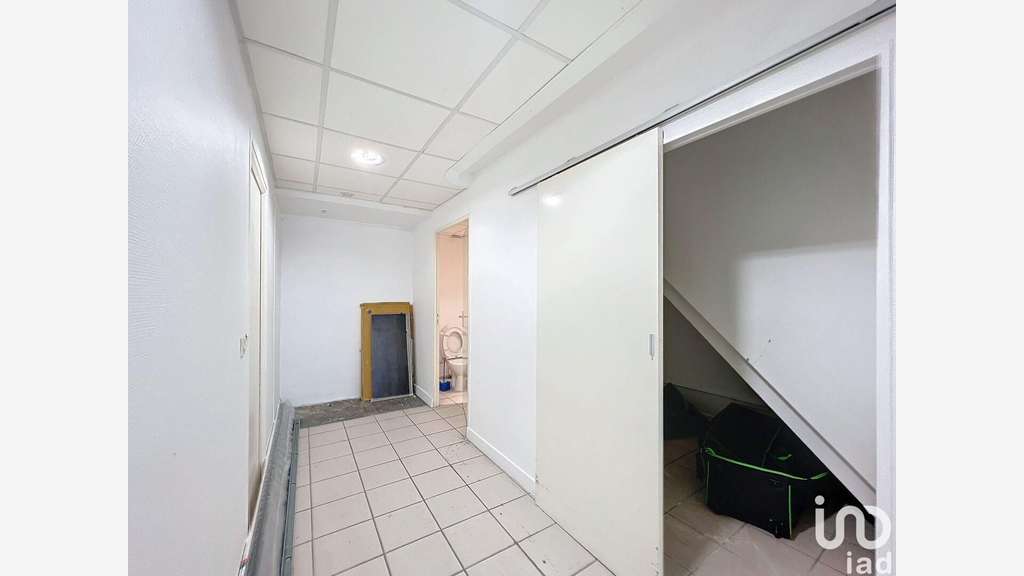 Vente local commercial libre 260m² à Lésigny