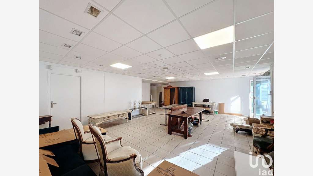 Vente local commercial libre 260m² à Lésigny