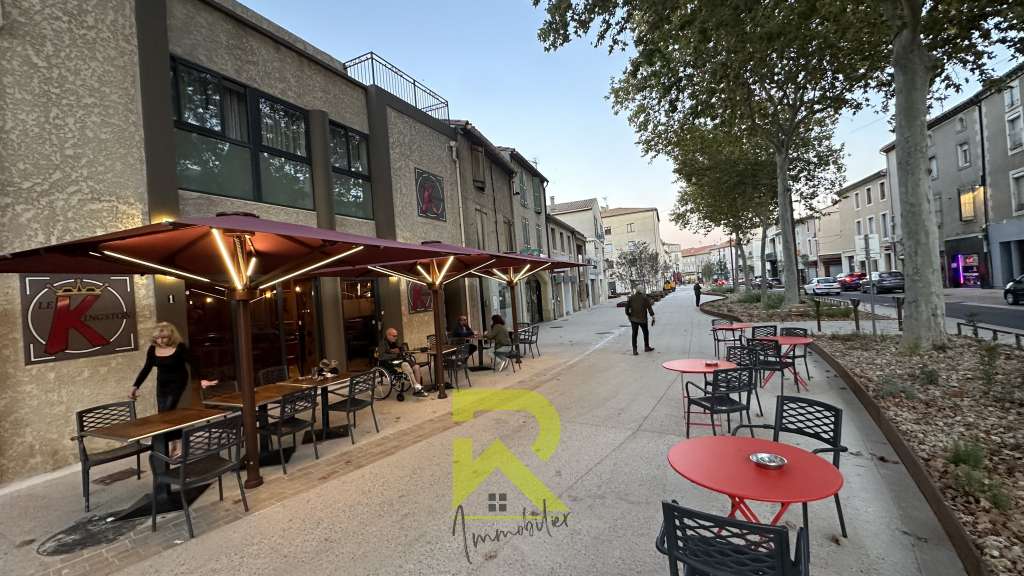 AV bâtiment 315m² avec 2 logements centre Lézignan