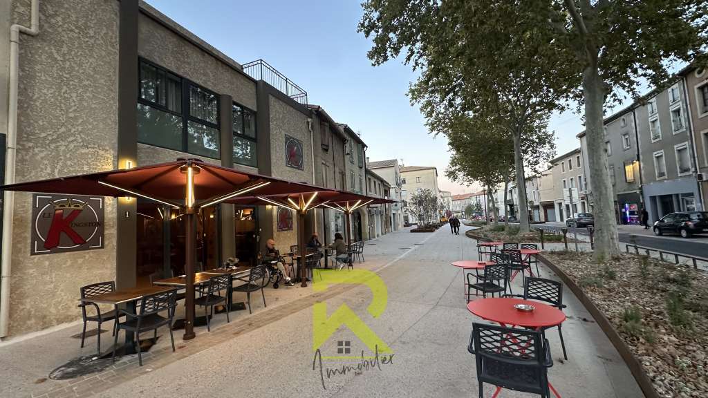 AV bâtiment 315m² avec 2 logements centre Lézignan