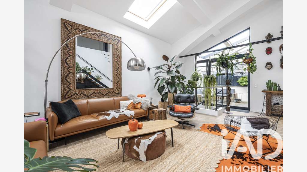 AV loft exceptionnel ancien cinéma 150m² Nanterre