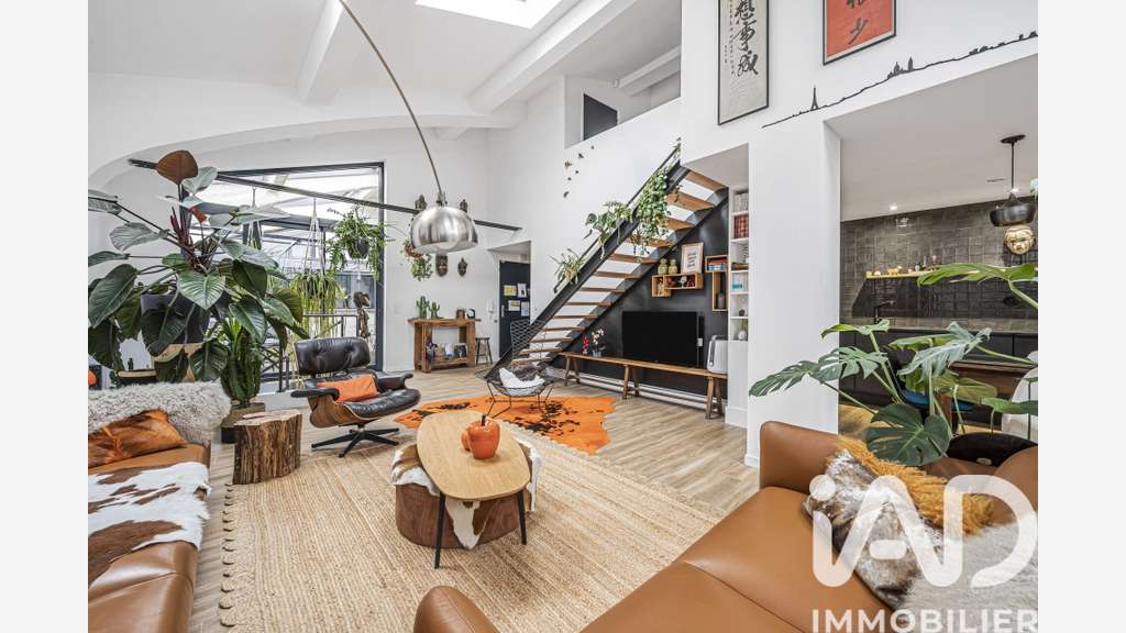 AV loft exceptionnel ancien cinéma 150m² Nanterre