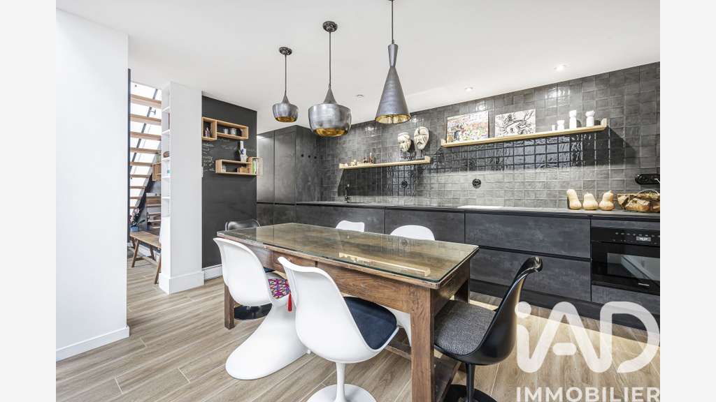 AV loft exceptionnel ancien cinéma 150m² Nanterre