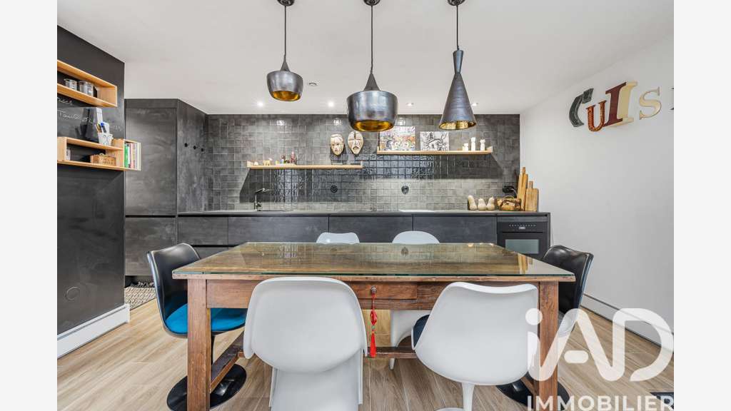 AV loft exceptionnel ancien cinéma 150m² Nanterre