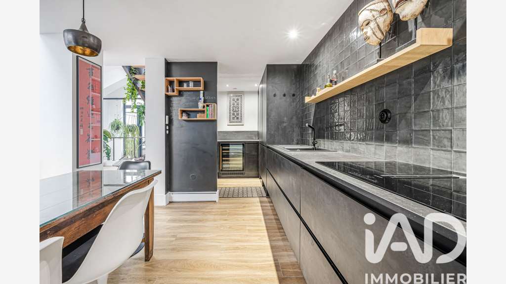 AV loft exceptionnel ancien cinéma 150m² Nanterre