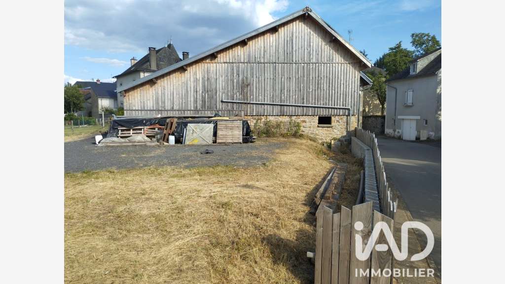 Vente bâtiments atelier stockage apparts à Neuvic