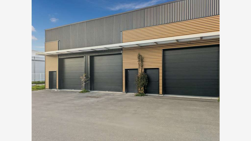 A vendre local artisanal neuf de 170m² à Publier