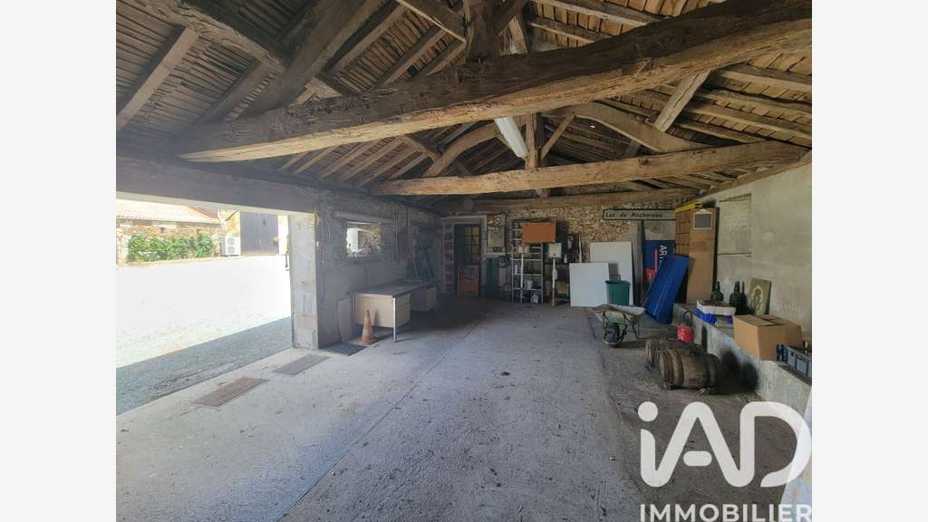 Vente local de plain-pied 80m² à Réaumur