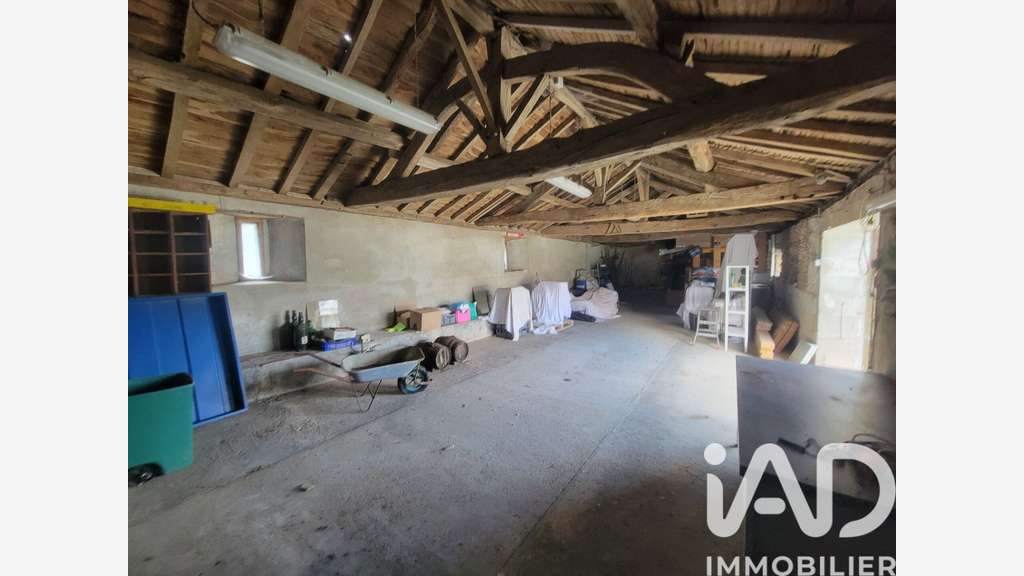 Vente local de plain-pied 80m² à Réaumur