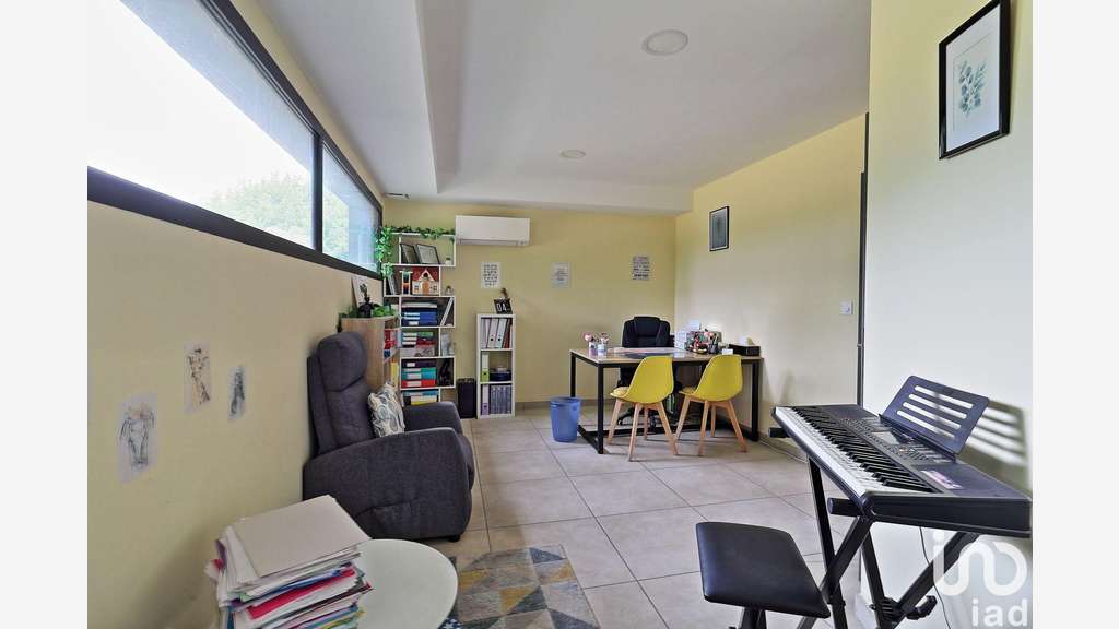 Vente bâtiment médical à Saint-Cyprien La Prade 