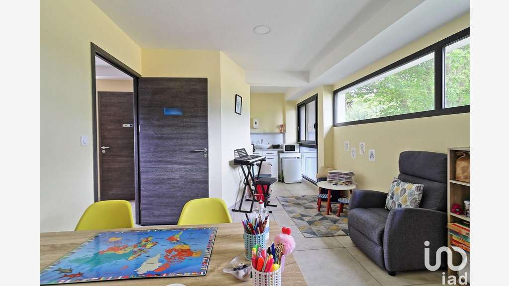 Vente bâtiment médical à Saint-Cyprien La Prade 