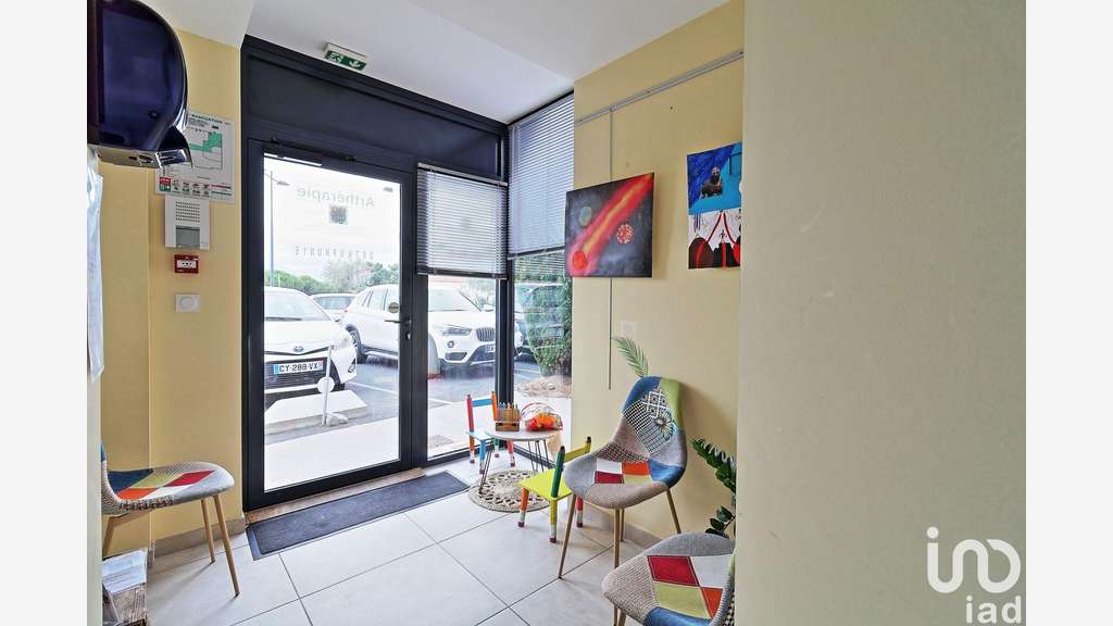 Vente bâtiment médical à Saint-Cyprien La Prade 