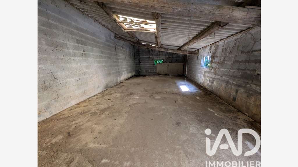 Vente hangar 500m² Savigny-en-Véron quartier calme