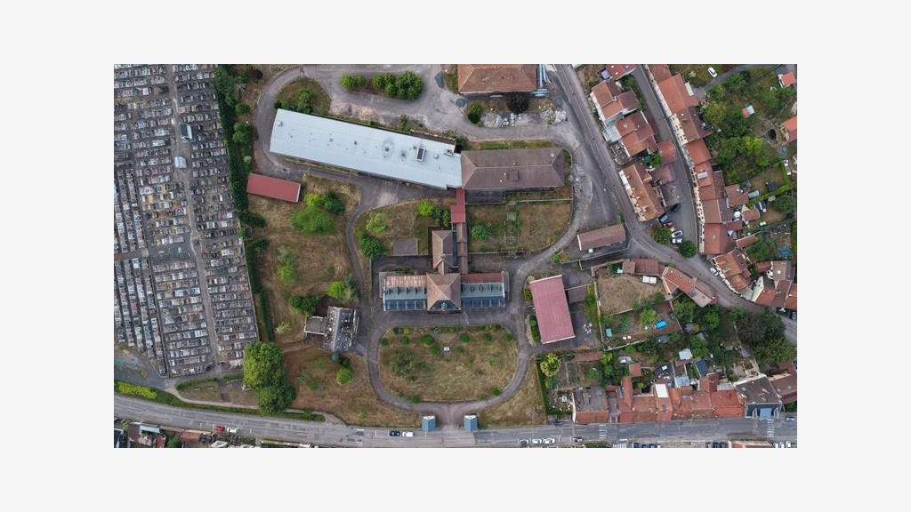 Ancien hôpital de 1 877m² à reconvertir - Vosges 