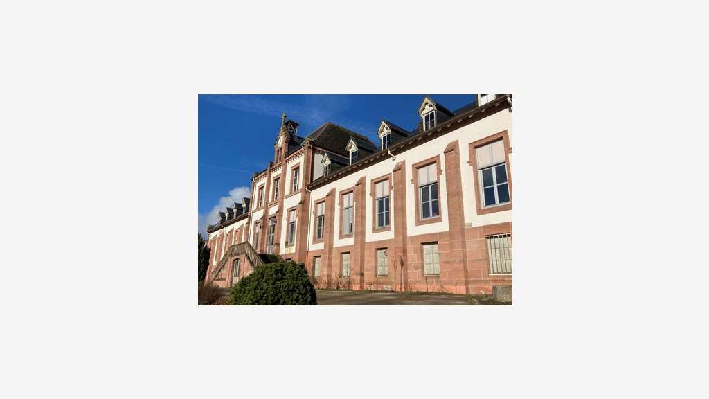Ancien hôpital de 1 877m² à reconvertir - Vosges 