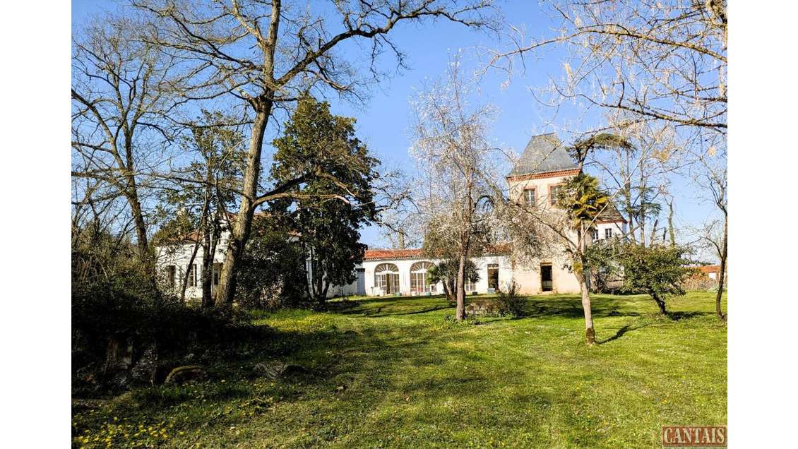 Vente immeuble 300m² pôle touristique dynamique 40