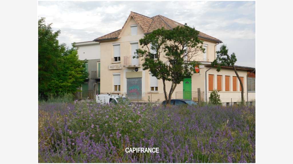 Vente murs hôtel 300m² le Chaffaut St Jurson (04)
