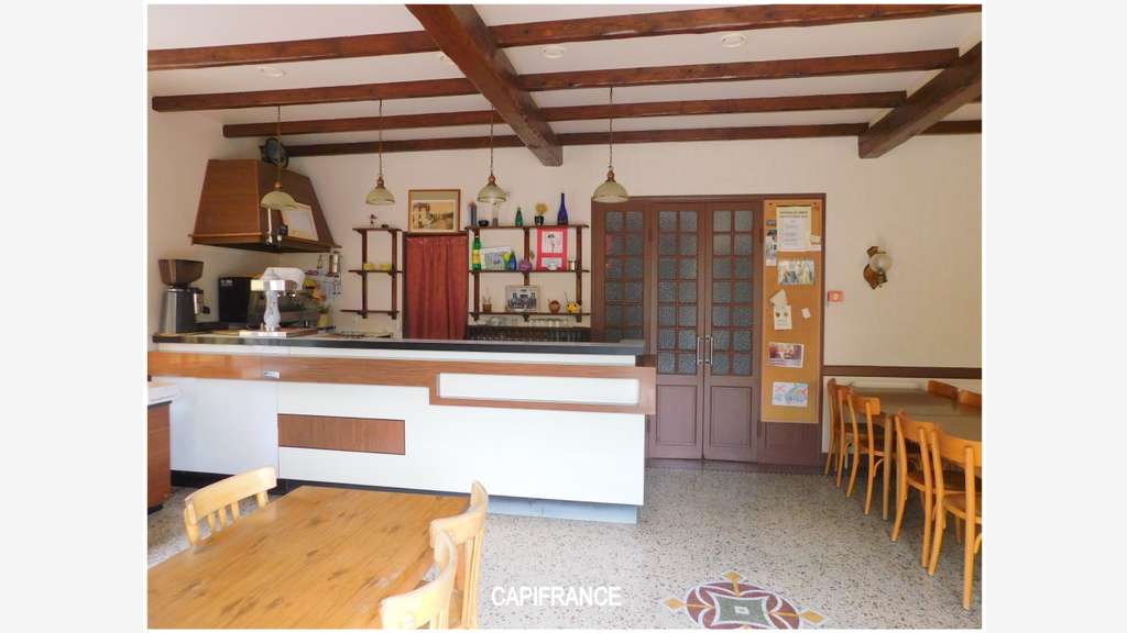 Vente murs hôtel 300m² le Chaffaut St Jurson (04)