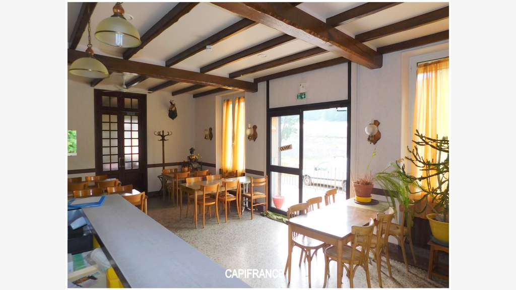 Vente murs hôtel 300m² le Chaffaut St Jurson (04)