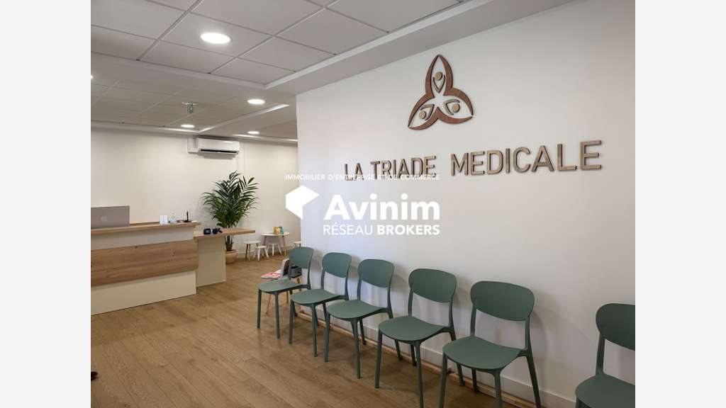 À VENDRE – Immeuble de rapport médical R+2 avec as