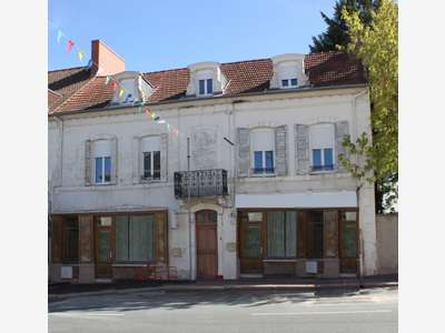 Immeuble de 196m² à vendre à Commentry axe passant