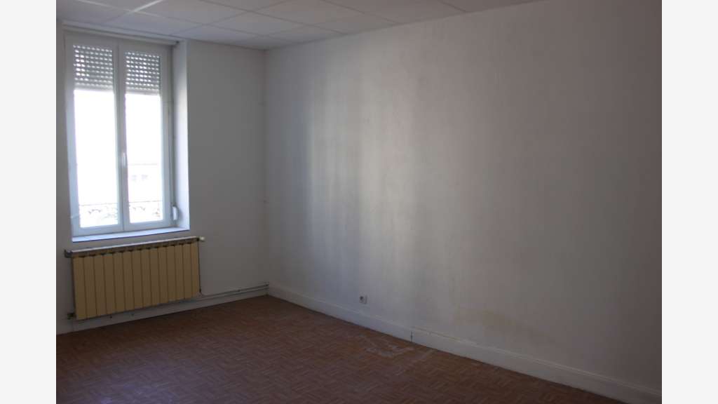 Immeuble de 196m² à vendre à Commentry axe passant